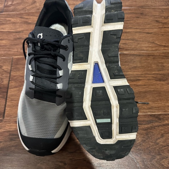 On Running Women Black and White Athletic Shoes size9,5 - Picture 4 of 7